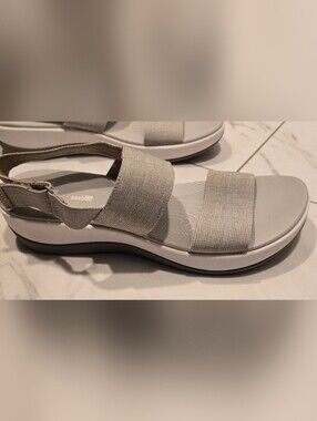 New Clarks CloudSteppers Sandles